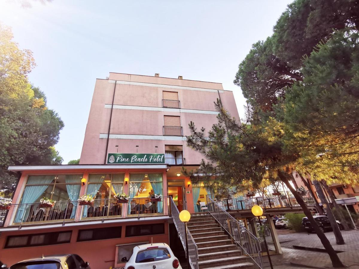 Hotel Pine Beach โรโซลีนามาเร ภายนอก รูปภาพ