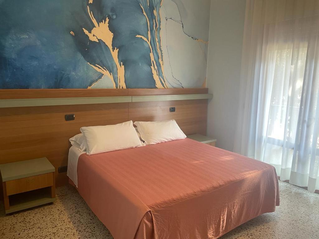 Hotel Pine Beach โรโซลีนามาเร ภายนอก รูปภาพ